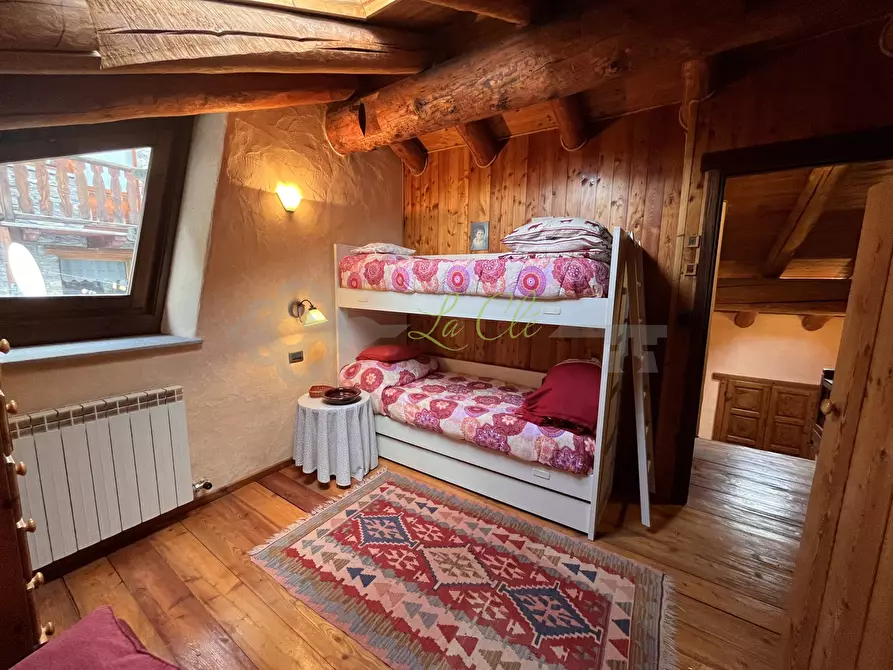 Immagine 18 di Trilocale in vendita  in Via Cesare Ollietti 13 a La Salle