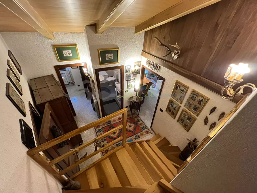 Immagine 17 di Quadrilocale in vendita  a Courmayeur