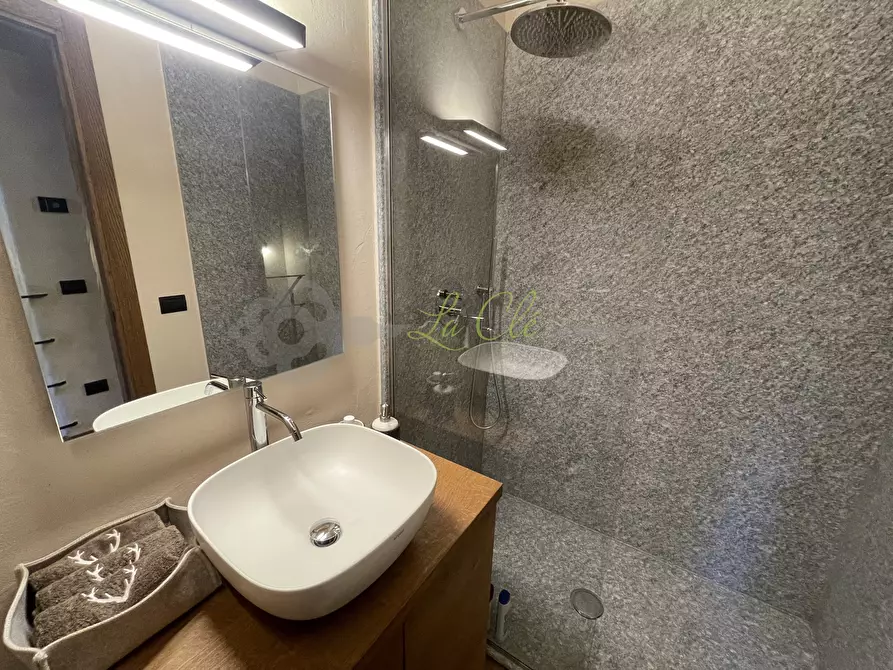 Immagine 23 di Trilocale in affitto  in Via Roma 47 a Courmayeur