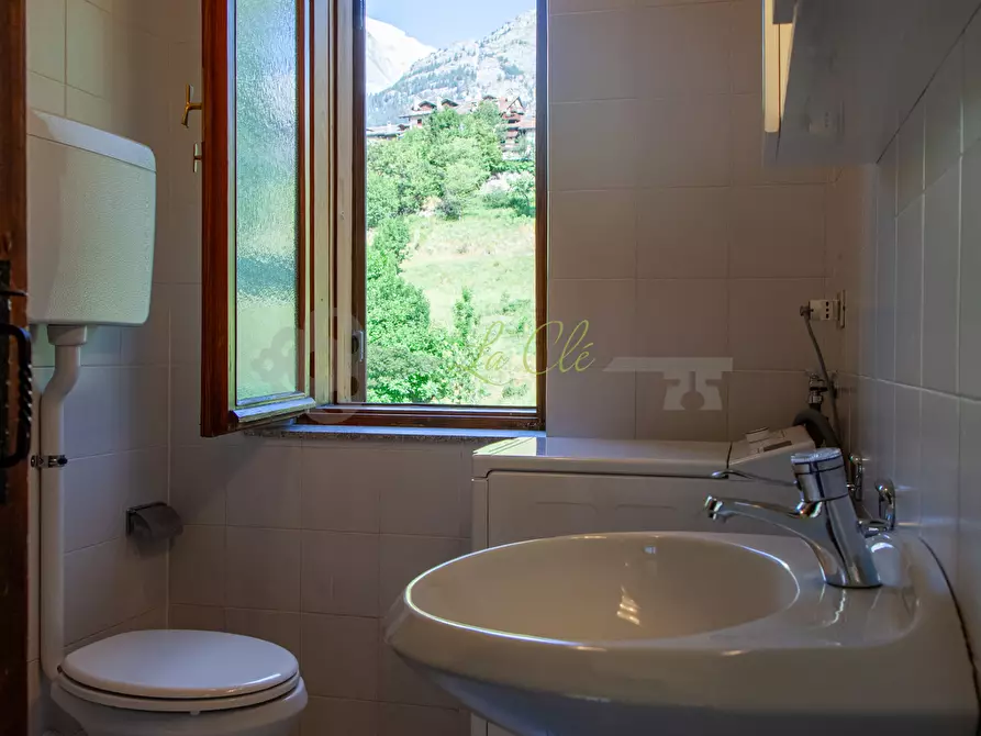 Immagine 17 di Quadrilocale in affitto  in Avenue Dent du Geant 31 a Pre'-Saint-Didier