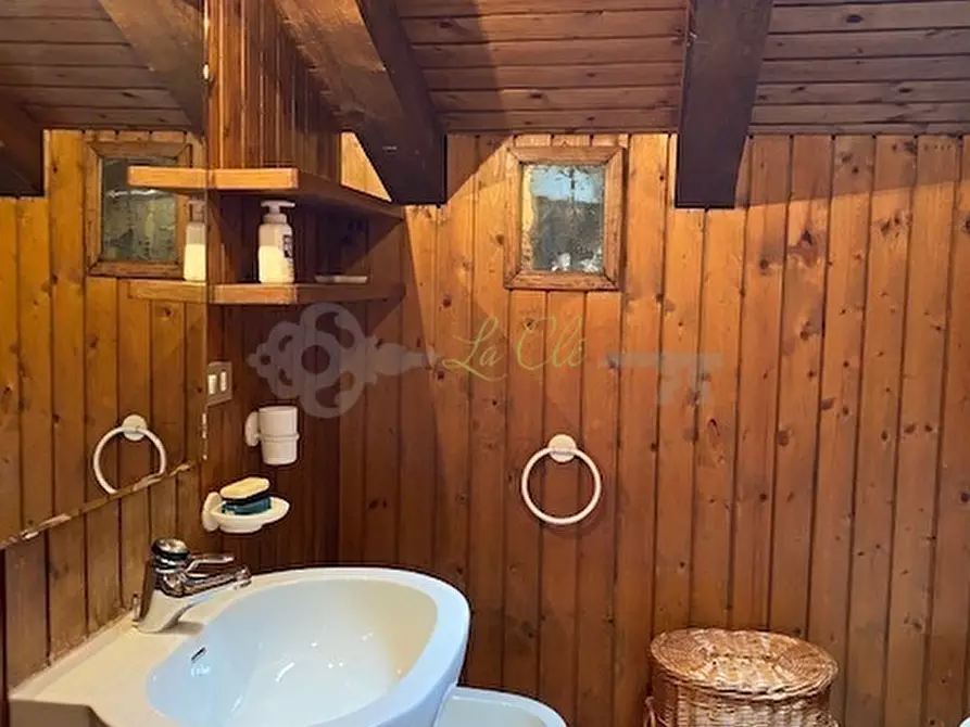 Immagine 11 di Trilocale in affitto  a Courmayeur