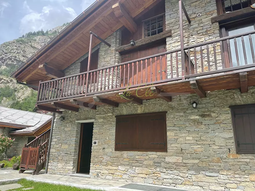 Immagine 34 di Trilocale in affitto  in Via Col Ferret 6 a Courmayeur