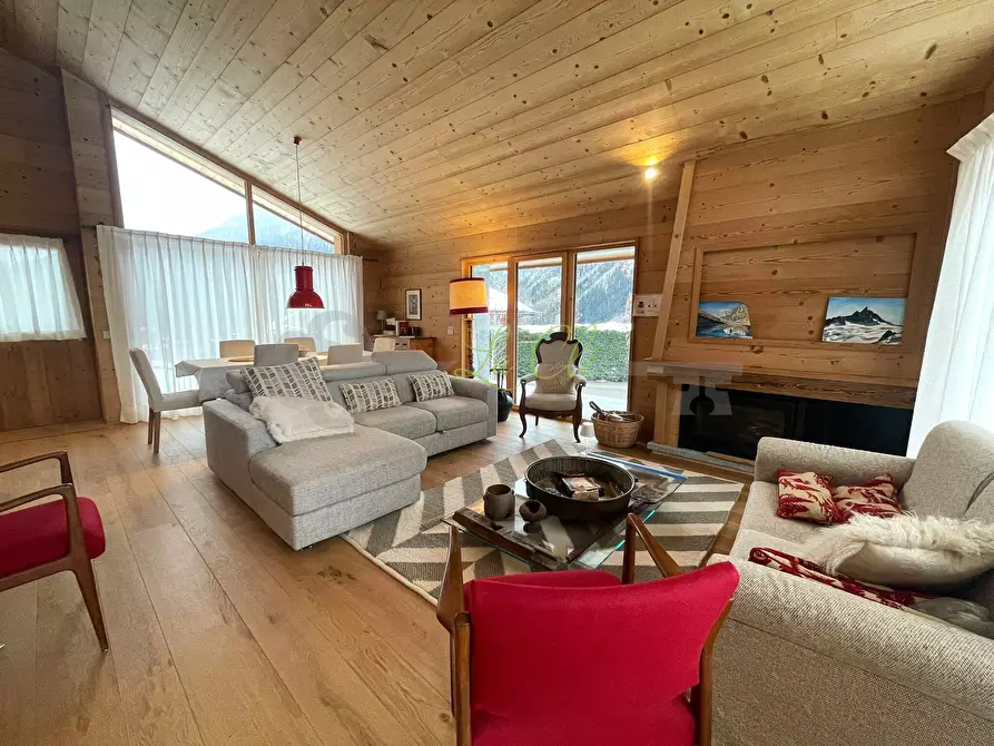 Immagine 1 di Trilocale in affitto  a Pre'-Saint-Didier