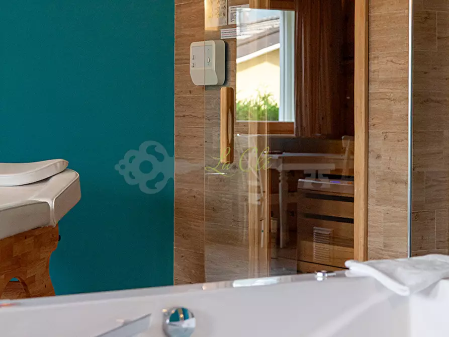 Immagine 31 di Albergo/B&B/Residence in vendita  a Brissogne