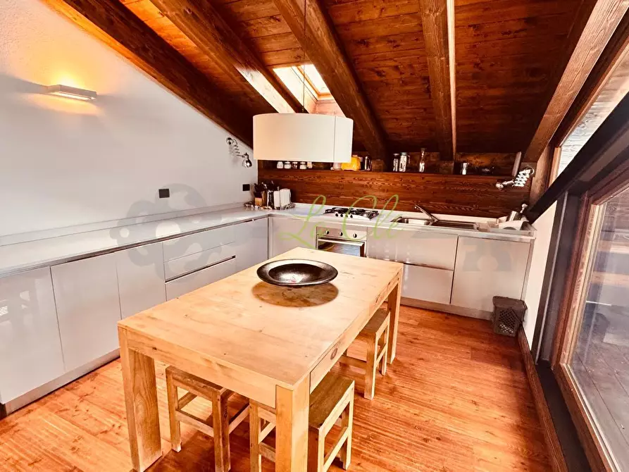 Immagine 8 di Mansarda in affitto  a Pre'-Saint-Didier