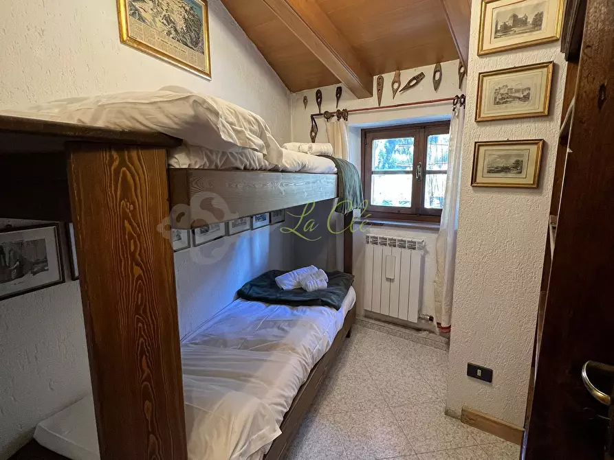 Immagine 11 di Quadrilocale in vendita  a Courmayeur