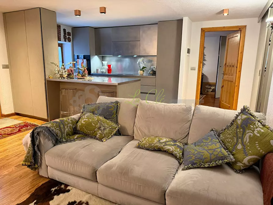 Immagine 12 di Trilocale in vendita  a Courmayeur