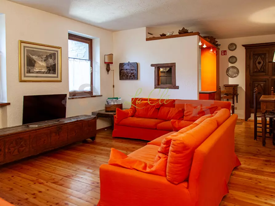 Immagine 1 di Quadrilocale in affitto  a Pre'-Saint-Didier