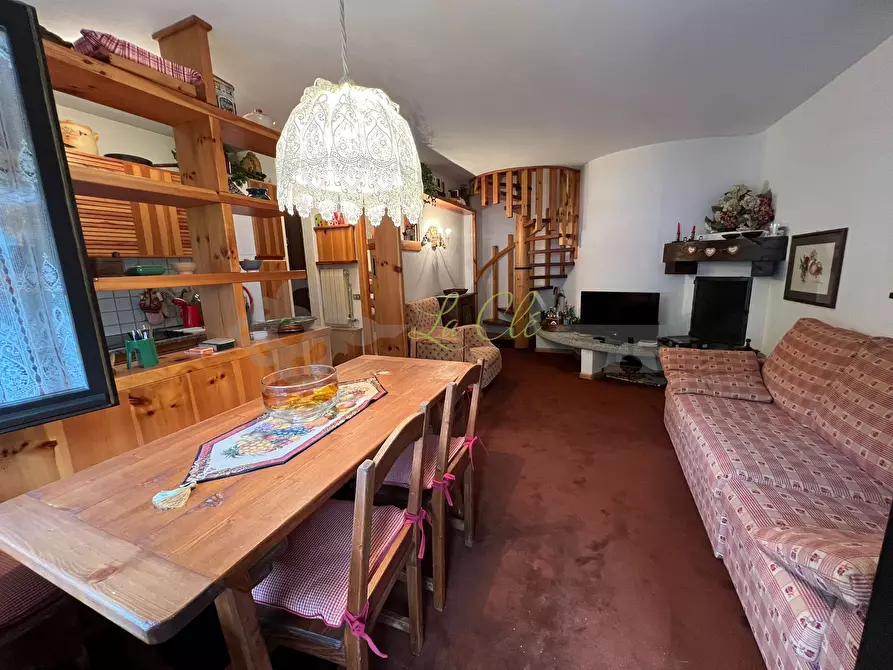 Immagine 5 di Quadrilocale in vendita  a Courmayeur