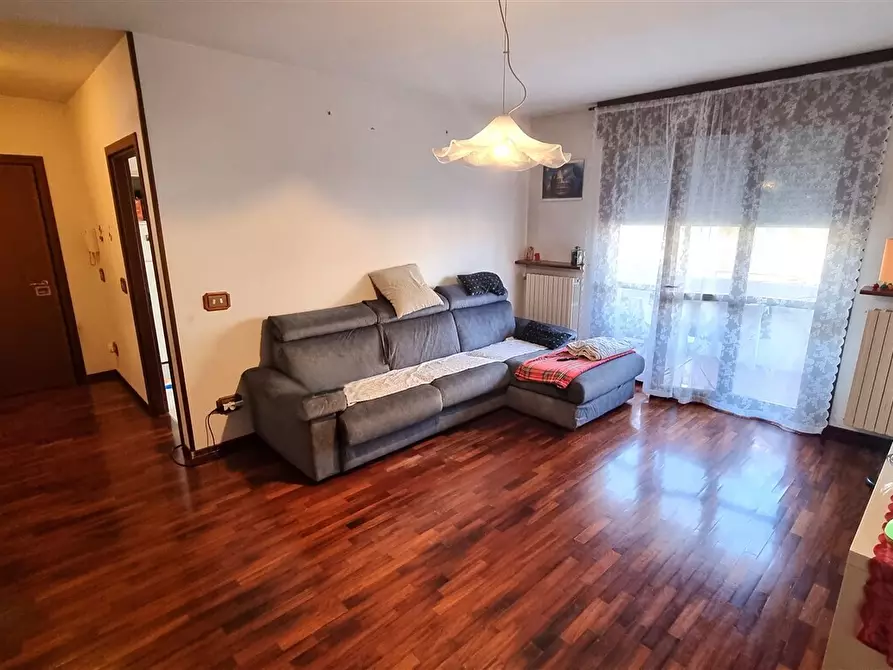 Immagine 7 di Trilocale in vendita  in Strada Val Parma 228 a Parma