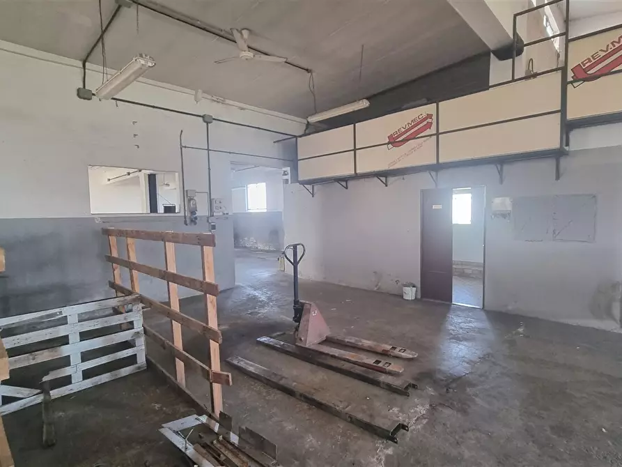 Immagine 7 di Attività artigianale in vendita  in Via Enrico Forlanini a Parma