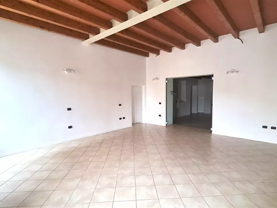 Immagine 10 di Ufficio in affitto  in Piazza Giuseppe Garibaldi 16/a a Langhirano
