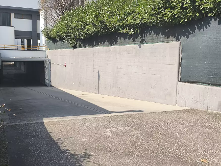 Immagine 2 di Garage in affitto  in Viale del Sagittario Traversa B 8 a Modena