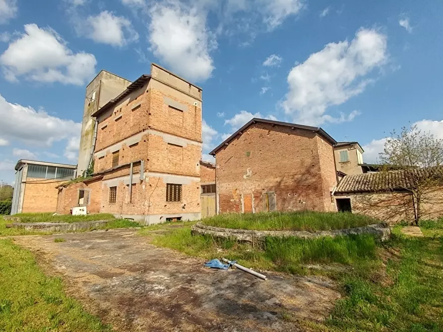 Immagine 1 di Attività artigianale in vendita  a Novellara