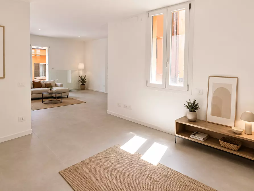 Immagine 11 di Loft/Open space in vendita  in Via Emilia Centro 227 a Modena