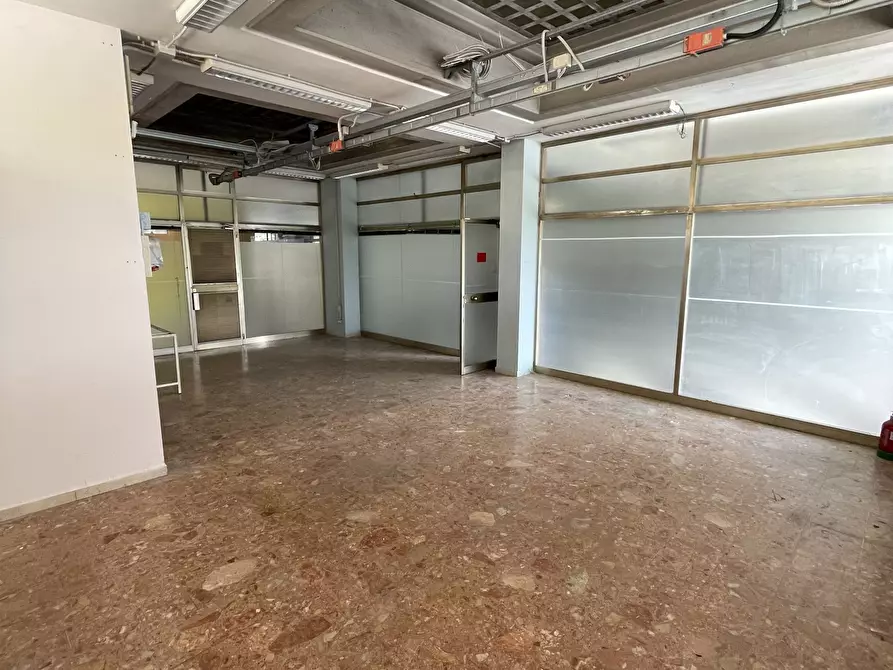 Immagine 4 di Laboratorio in vendita  in via giardini 470 a Modena