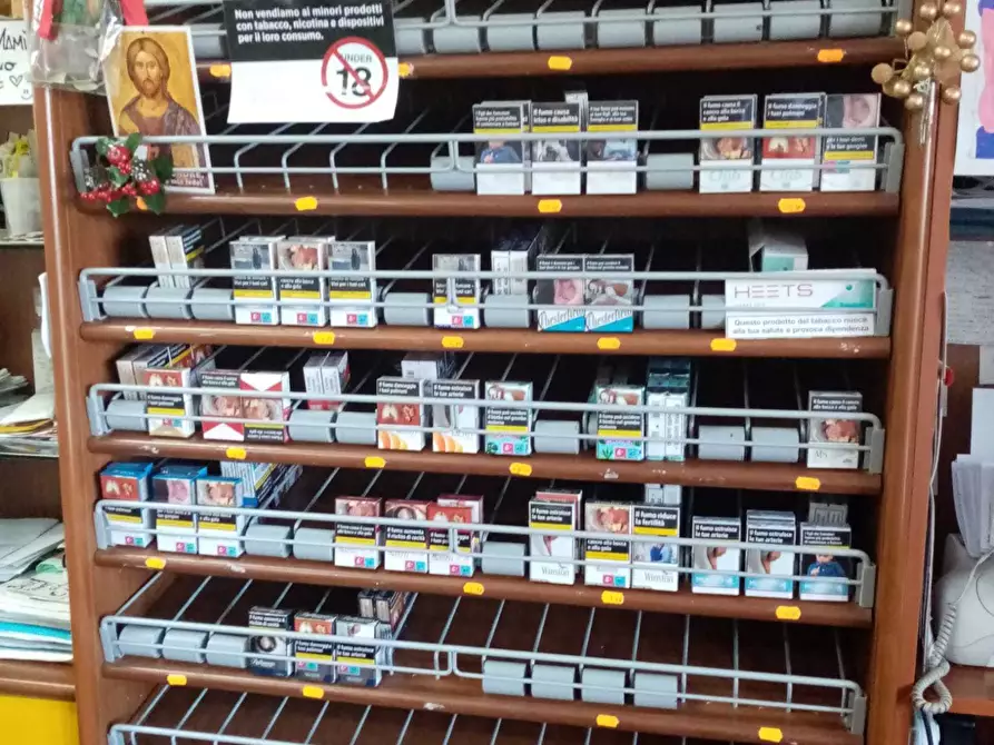 Immagine 2 di Locale commerciale in vendita  a Narni