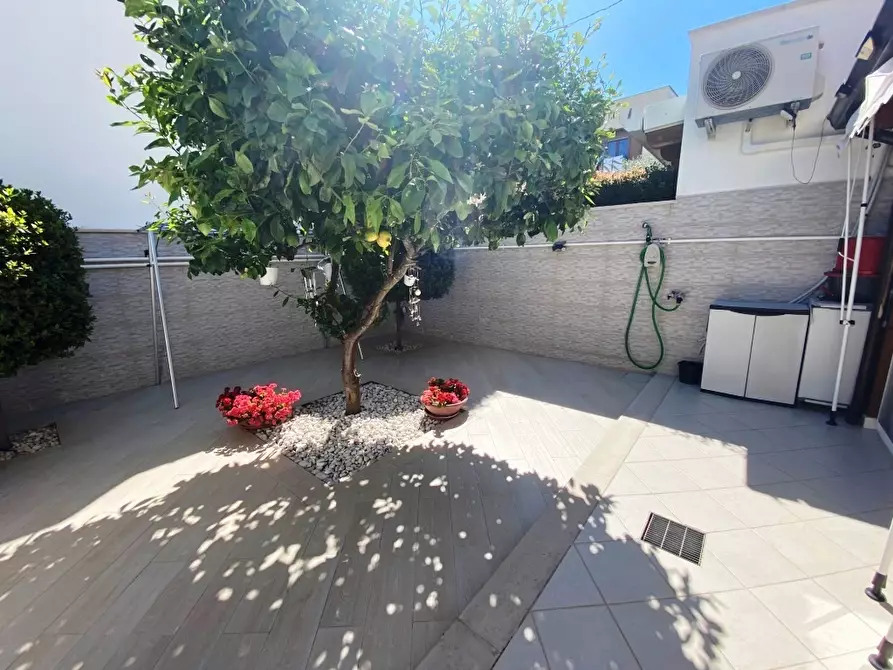 Immagine 17 di Villa in vendita  in Via Conversano 51 a Casamassima