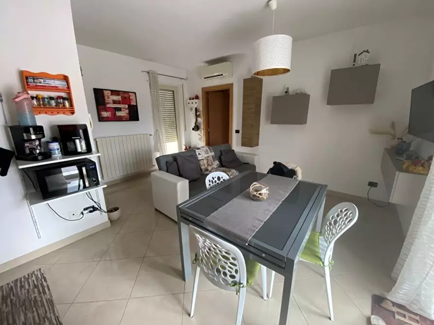 Immagine 8 di Bilocale in vendita  in Via Papa Giovanni XXIII 49 a Casamassima