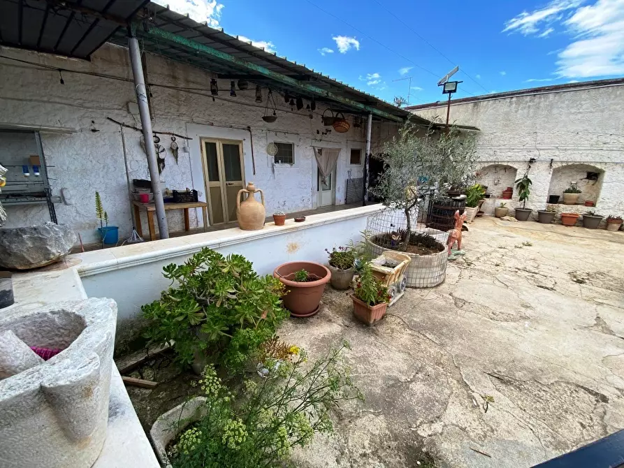 Immagine 2 di Villa in vendita  in Via nuova Acquaviva 3 a Casamassima