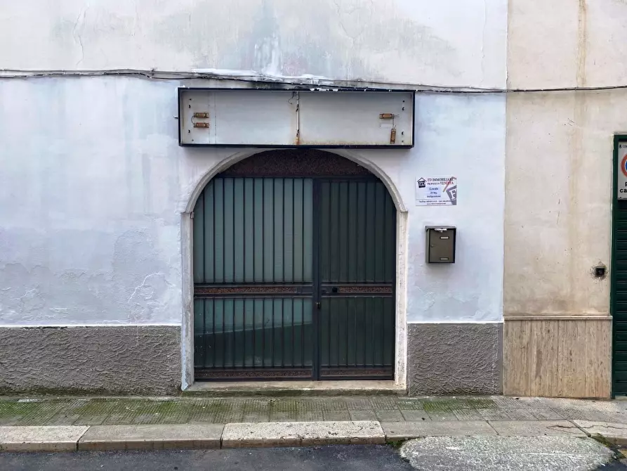 Immagine 2 di Locale commerciale in vendita  in Via Vincenzo Savino 2 a Casamassima