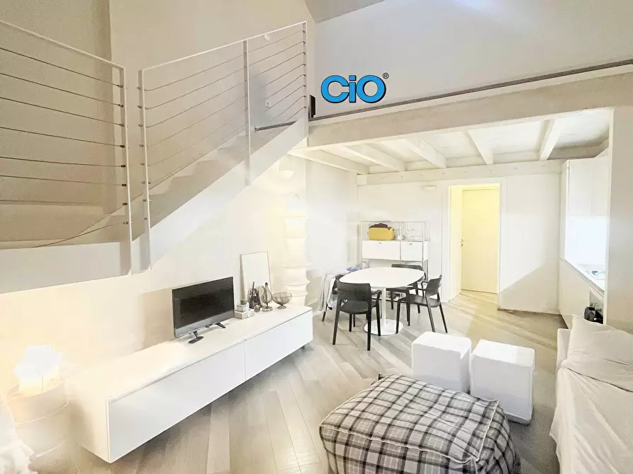 Immagine 1 di Loft/Open space in affitto  a Bologna