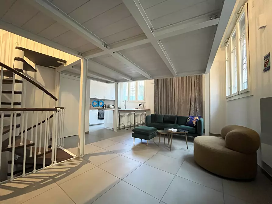 Immagine 2 di Locale commerciale in vendita  a Bologna