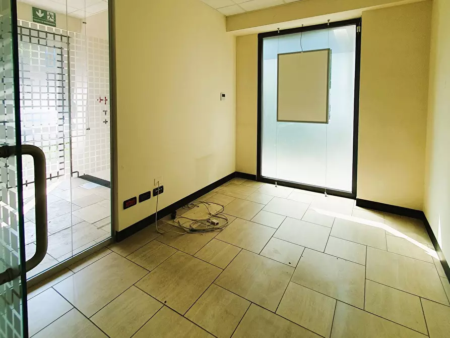 Immagine 5 di Locale commerciale in affitto  in VIA CORSICA a Brescia