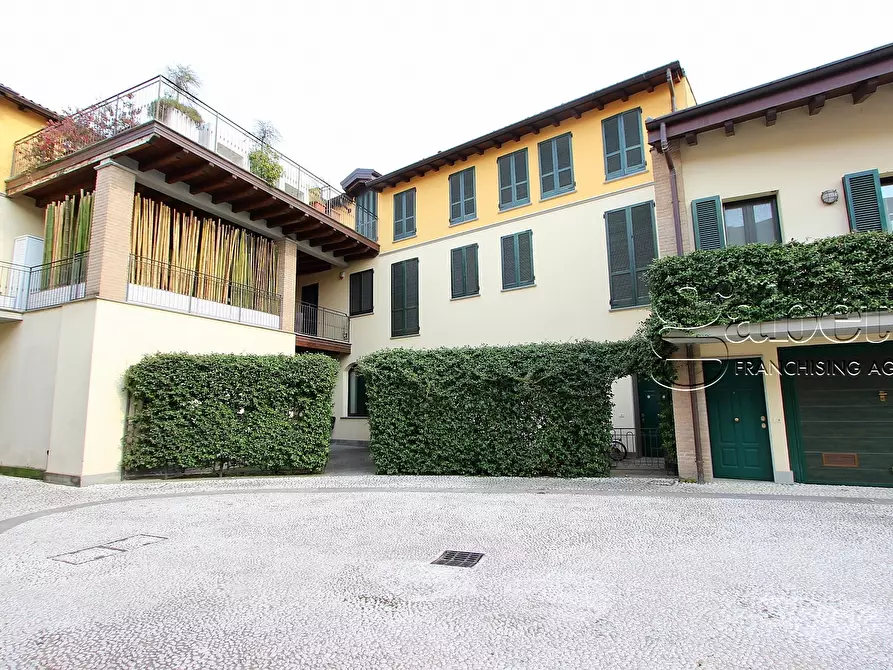 Immagine 28 di Trilocale in vendita  in piazza vittorio emanule a Nerviano