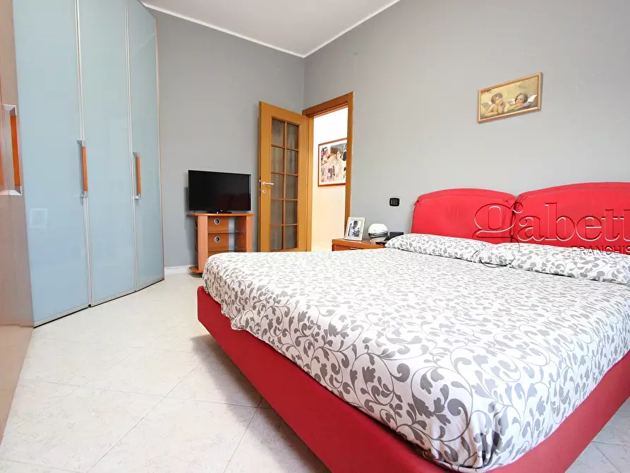 Immagine 15 di Trilocale in vendita  in Via Guglielmo Marconi a Pogliano Milanese