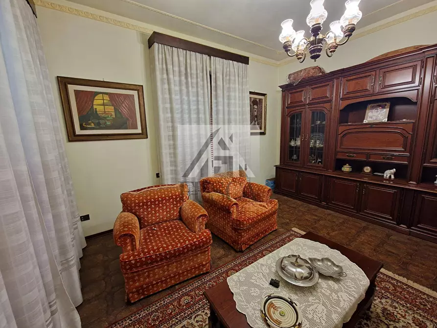 Immagine 1 di Villa in vendita  in Via Vittorio Bachelet a Lucca
