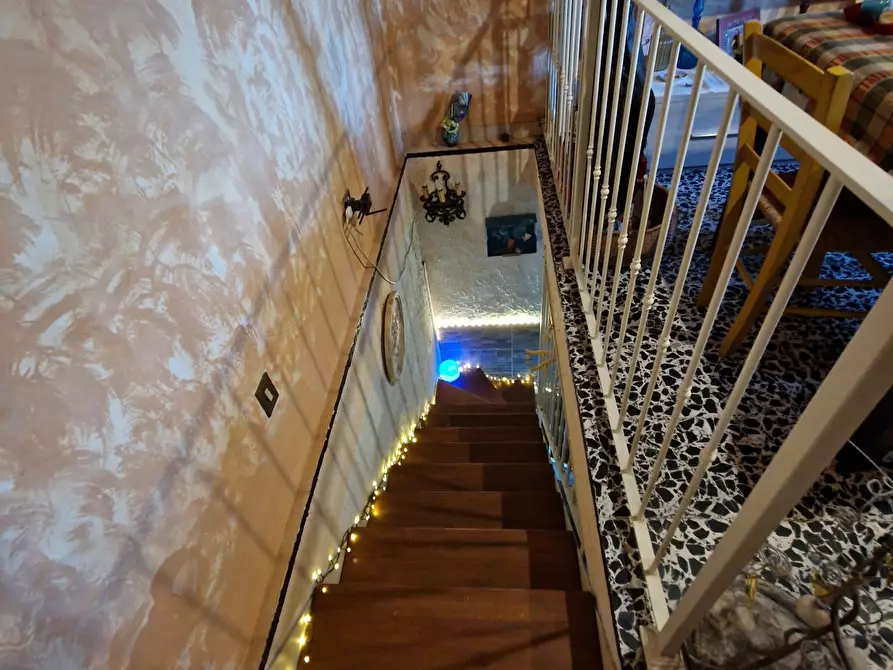 Immagine 9 di Pentalocale in vendita  in Via Fregionaia a Lucca