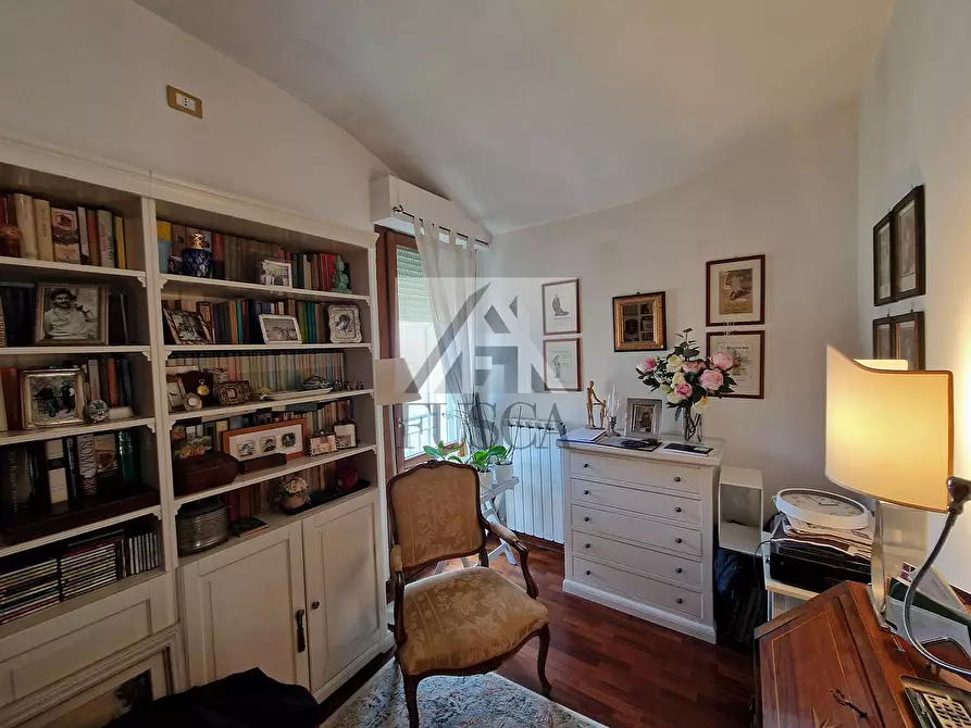 Immagine 7 di Trilocale in vendita  in Traversa I Via Romana a Lucca