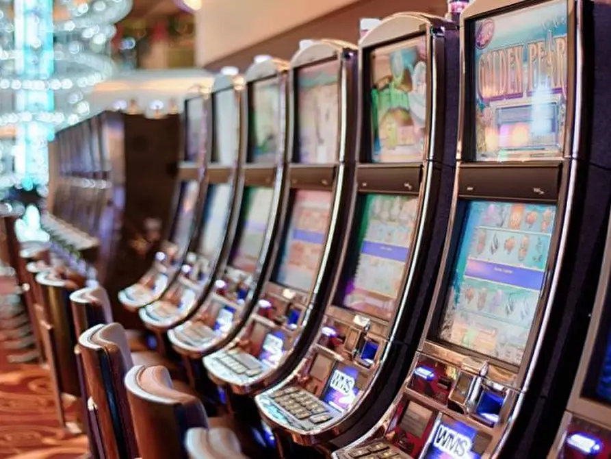 Immagine 4 di Tabaccheria in vendita  in Via della Madonnina a Lucca