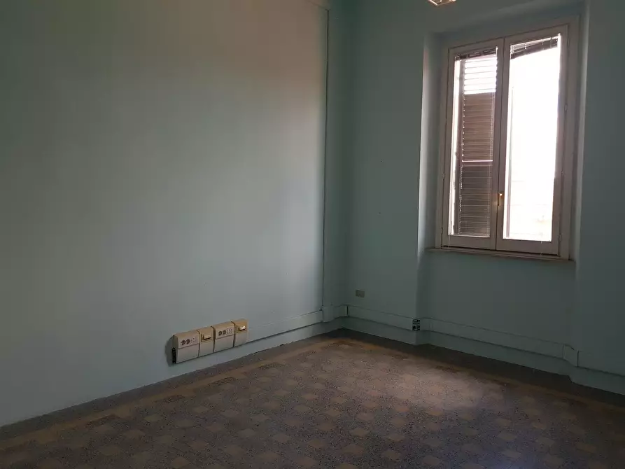 Immagine 10 di Ufficio in affitto  in Via Angeloni Carlo 81 a Lucca