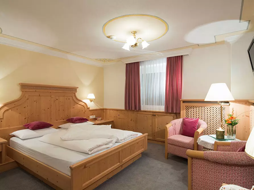 Immagine 7 di Albergo/B&B/Residence in vendita  in de gasperi a Bagni Di Lucca