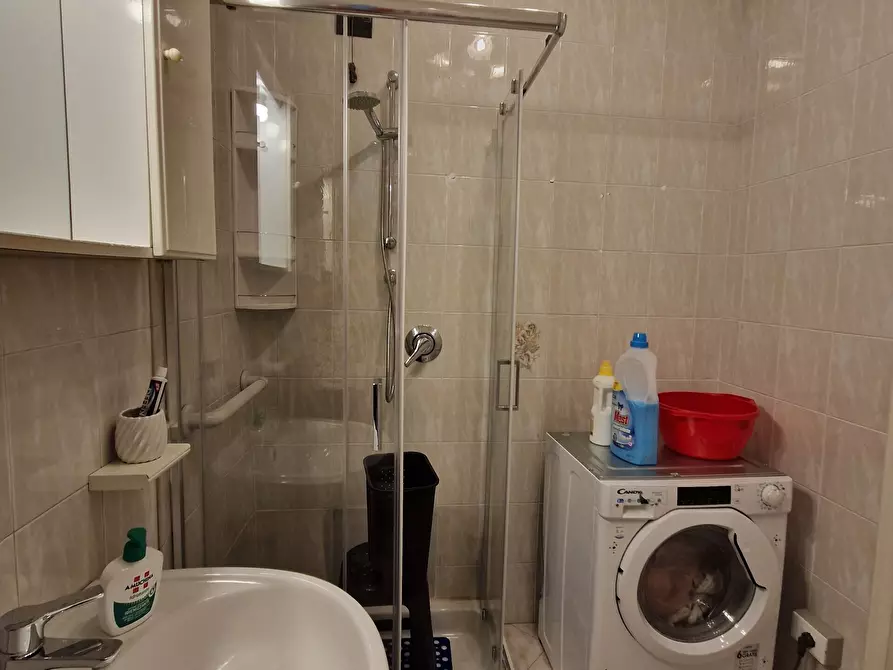 Immagine 14 di Quadrilocale in affitto  a Lucca