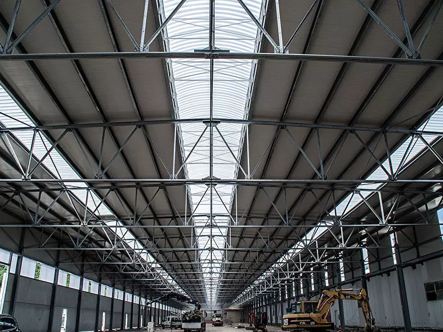 Immagine 4 di Capannone industriale in vendita  in Viale Guglielmo Marconi a Viareggio