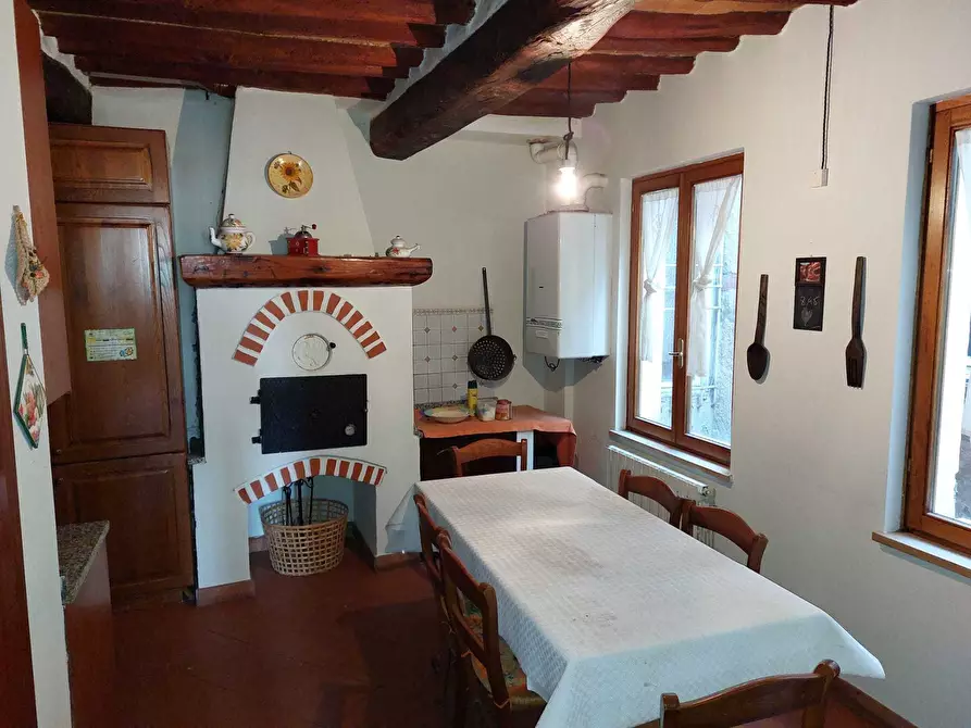 Immagine 2 di Appartamento in vendita  in Via del Toro a Lucca