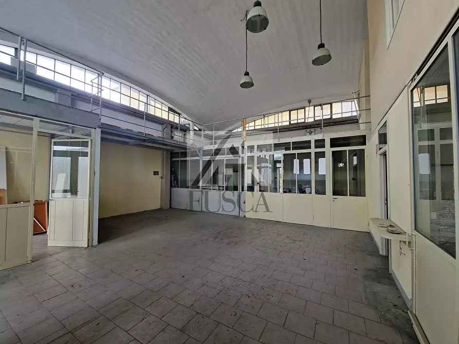 Immagine 4 di Capannone industriale in affitto  in Via Puccetti a Lucca