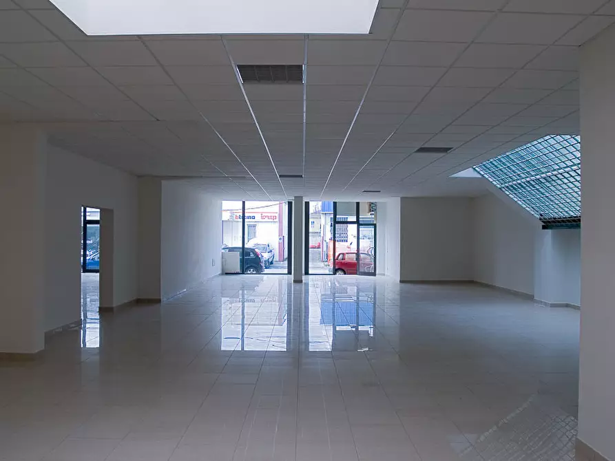 Immagine 9 di Locale commerciale in affitto  in Via Comunale Selmi a Lucca