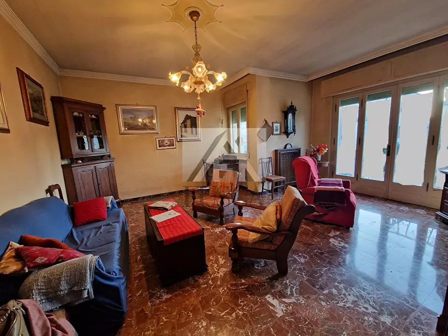 Immagine 4 di Villa in vendita  in Viale Lazzaro Papi a Lucca