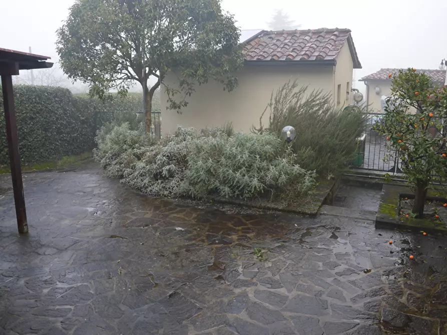 Immagine 12 di Rustico / casale in vendita  in vai elle chiesa a Lucca