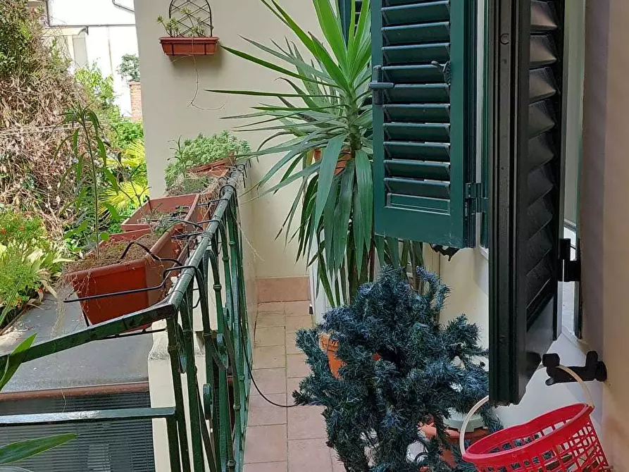 Immagine 9 di Appartamento in vendita  in Via del Toro a Lucca