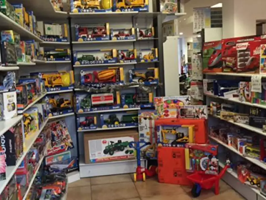 Immagine 11 di Attività commerciale in vendita  in Via Fillungo a Lucca