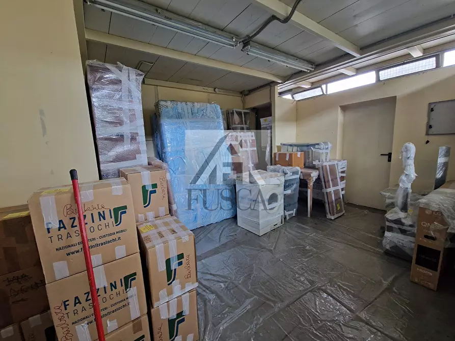 Immagine 12 di Capannone industriale in affitto  in Via Puccetti a Lucca