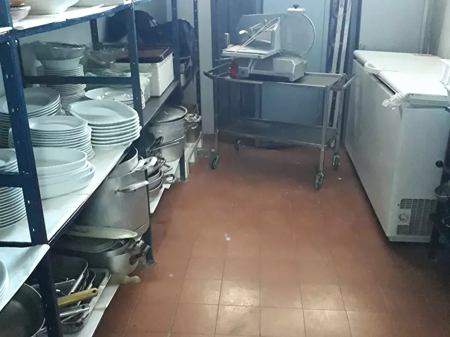 Immagine 11 di Bar / Ristorante in vendita  in porcari a Lucca