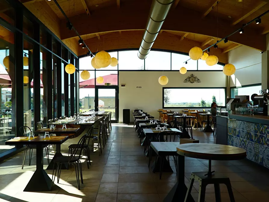 Immagine 11 di Pizzeria / Pub in vendita  in Viale Giosuè Carducci a Lucca