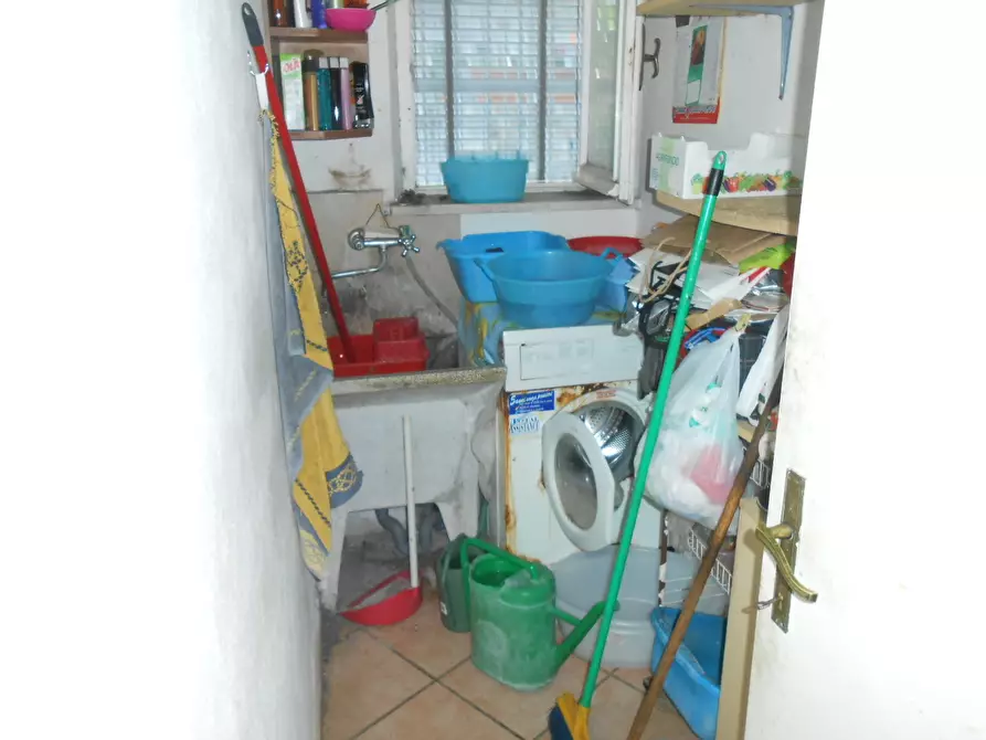 Immagine 26 di Villa in vendita  in Via per Chiatri a Lucca