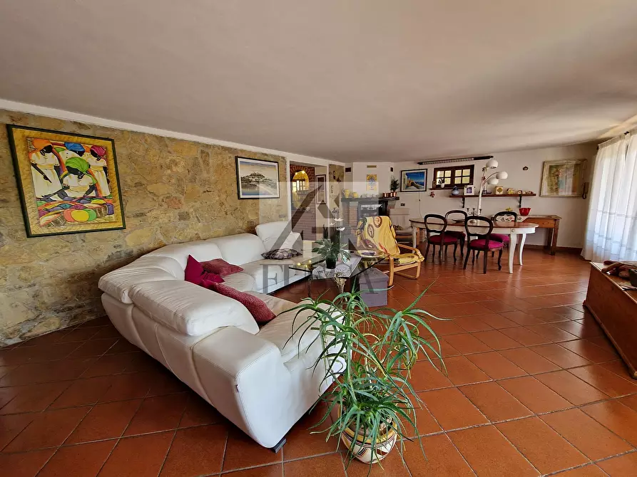 Immagine 23 di Villa in vendita  in via vecchia i a Lucca